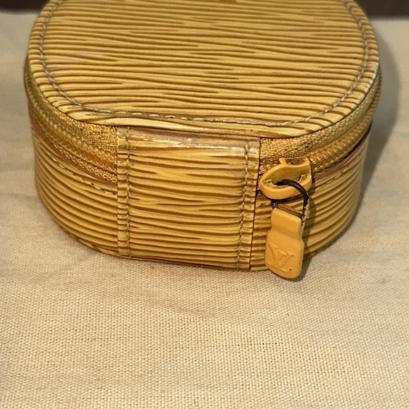 Louis Vuitton yellow epi jewelry ecrin bijoux box travel case - Picture 3 of 9